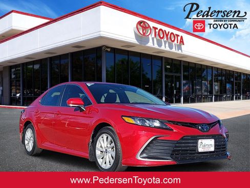 Used 2023 Toyota Camry LE image 1