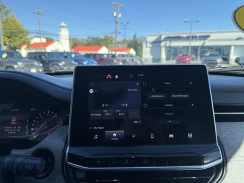 Used 2022 Jeep Compass Latitude image 14