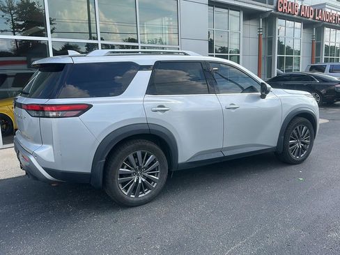 Used 2022 Nissan Pathfinder SL w/ SL Premium Package AWD/4WD image 3