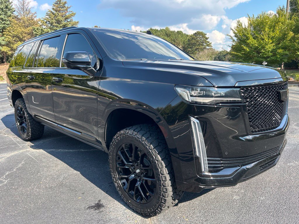 Used 2021 Cadillac Escalade ESV Premium Luxury w/ LPO, Radiant Package AWD/4WD image 16