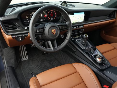Used 2026 Porsche 911 GT3 RWD image 4