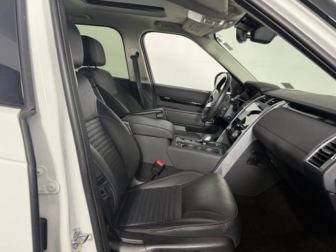 Used 2024 Land Rover Discovery S AWD/4WD image 30
