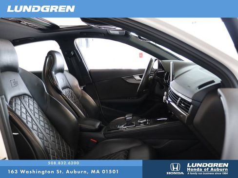 Used 2019 Audi S4 Premium Plus w/ Premium Plus Package AWD/4WD image 18