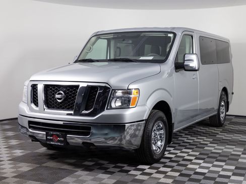 Used 2019 Nissan NV 3500 SV w/ Navigation Package image 2