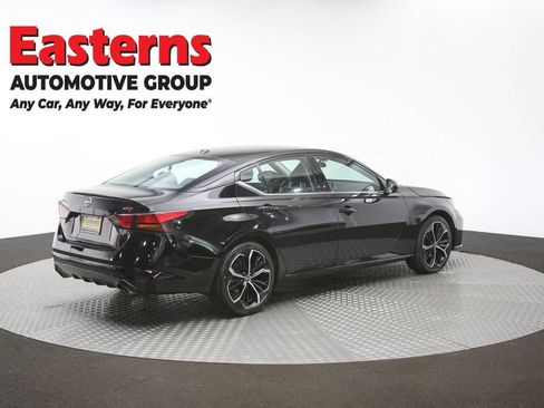 Used 2024 Nissan Altima 2.5 SR FWD image 41