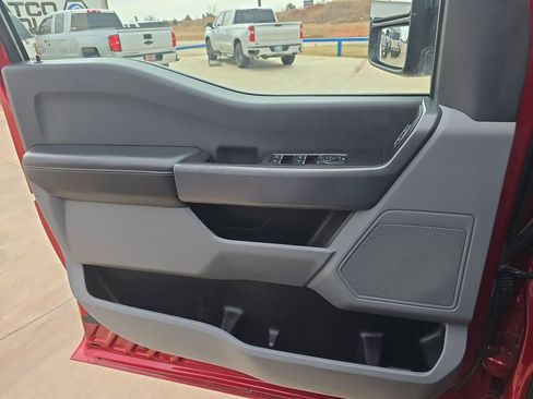 Used 2024 Ford F250 XLT w/ Camper Package image 27