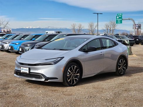 Used 2024 Toyota Prius Prime Premium image 4