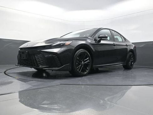 Used 2026 Toyota Camry SE FWD image 33