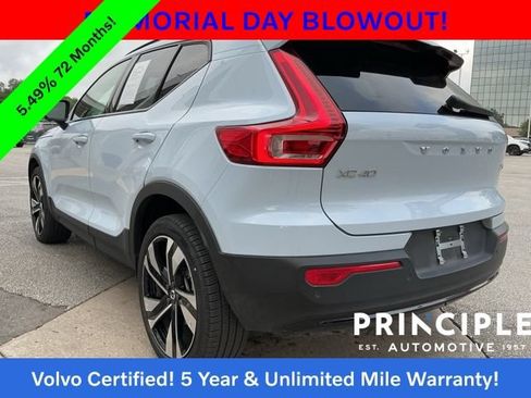 Certified 2024 Volvo XC40 B5 Ultimate w/ Protection Package Premier AWD/4WD image 12