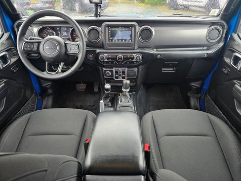 Used 2023 Jeep Gladiator Sport AWD/4WD image 16