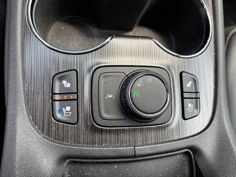 Used 2023 GMC Acadia SLT w/ Preferred Package FWD image 12