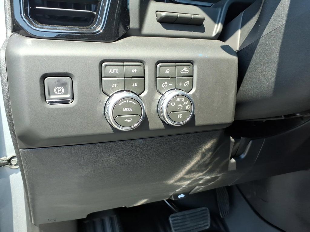 New 2026 GMC Sierra 2500 AT4 w/ Max Trailering Package AWD/4WD image 18