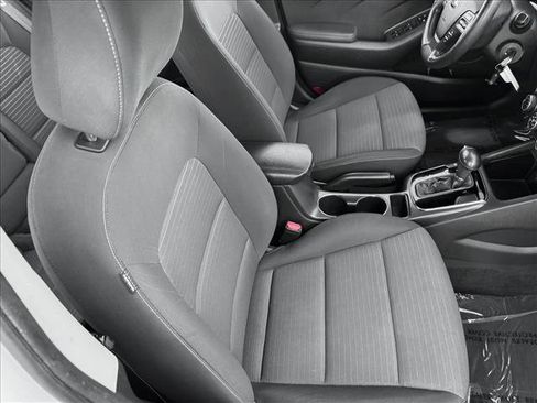 Used 2017 Kia Forte LX w/ LX Popular Package image 19