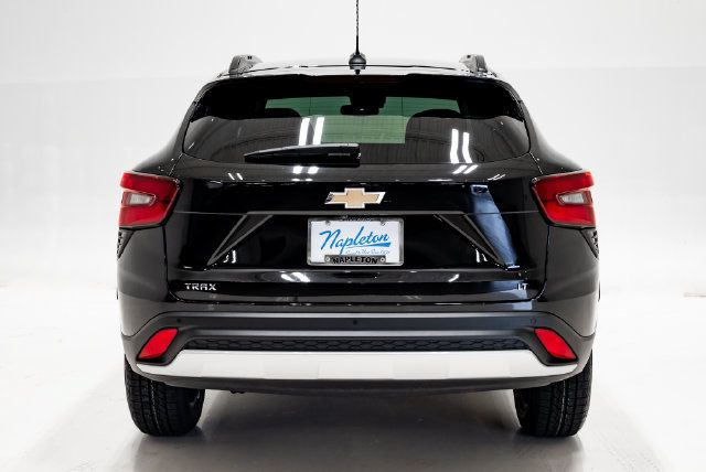 Used 2025 Chevrolet Trax LT w/ Driver Confidence Package FWD image 30