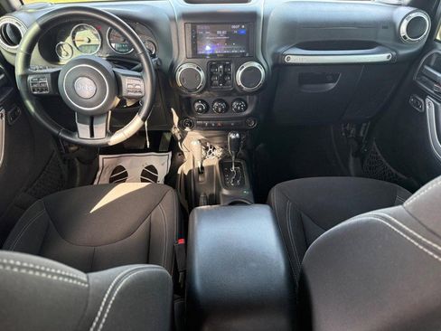 Used 2016 Jeep Wrangler Unlimited Sahara w/ Connectivity Group image 14