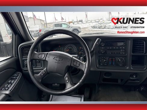 Used 2005 Chevrolet Silverado 2500 LS image 37