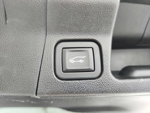 Used 2018 GMC Acadia SLE FWD image 45