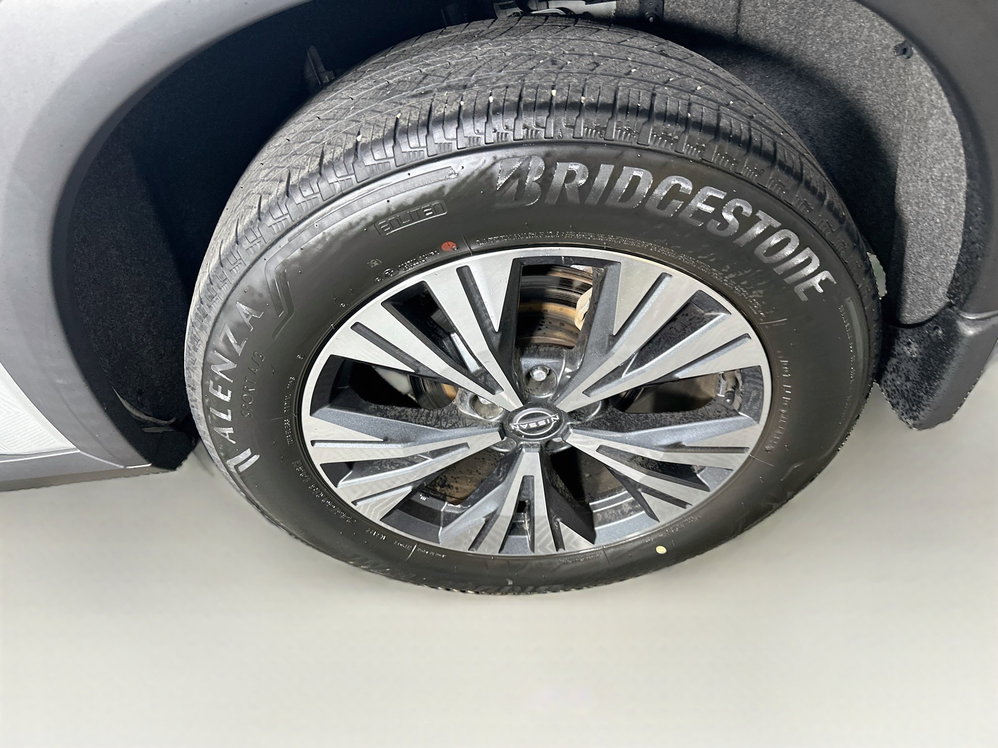 Used 2023 Nissan Rogue SV FWD image 11