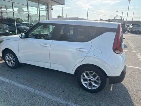 Used 2022 Kia Soul LX w/ Technology Package FWD image 6