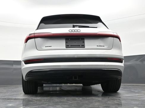 Used 2023 Audi e-tron Premium Plus w/ Premium Plus Package image 23