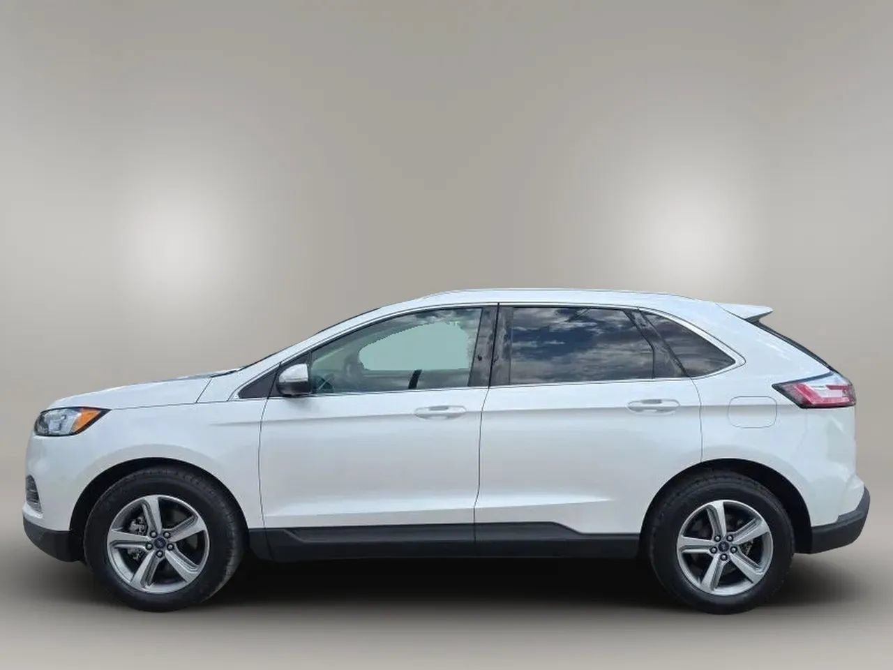 Used 2019 Ford Edge SEL w/ Equipment Group 201A FWD image 5