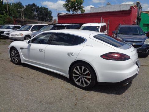 Used 2015 Porsche Panamera 4S Executive image 5
