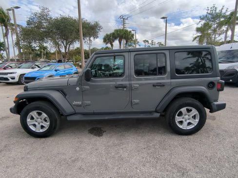 Used 2018 Jeep Wrangler Unlimited Sport S image 8