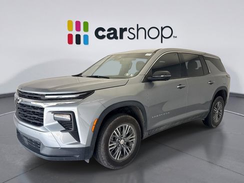 Used 2024 Chevrolet Traverse LS FWD image 1