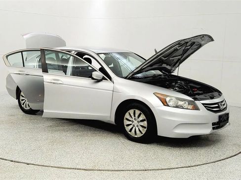 Used 2012 Honda Accord LX image 9
