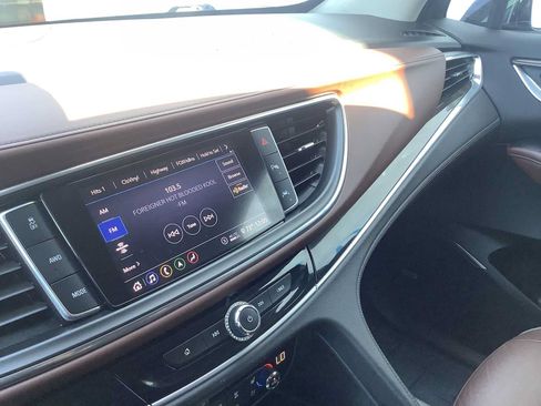 Used 2021 Buick Enclave Avenir w/ Avenir Technology Package AWD/4WD image 17
