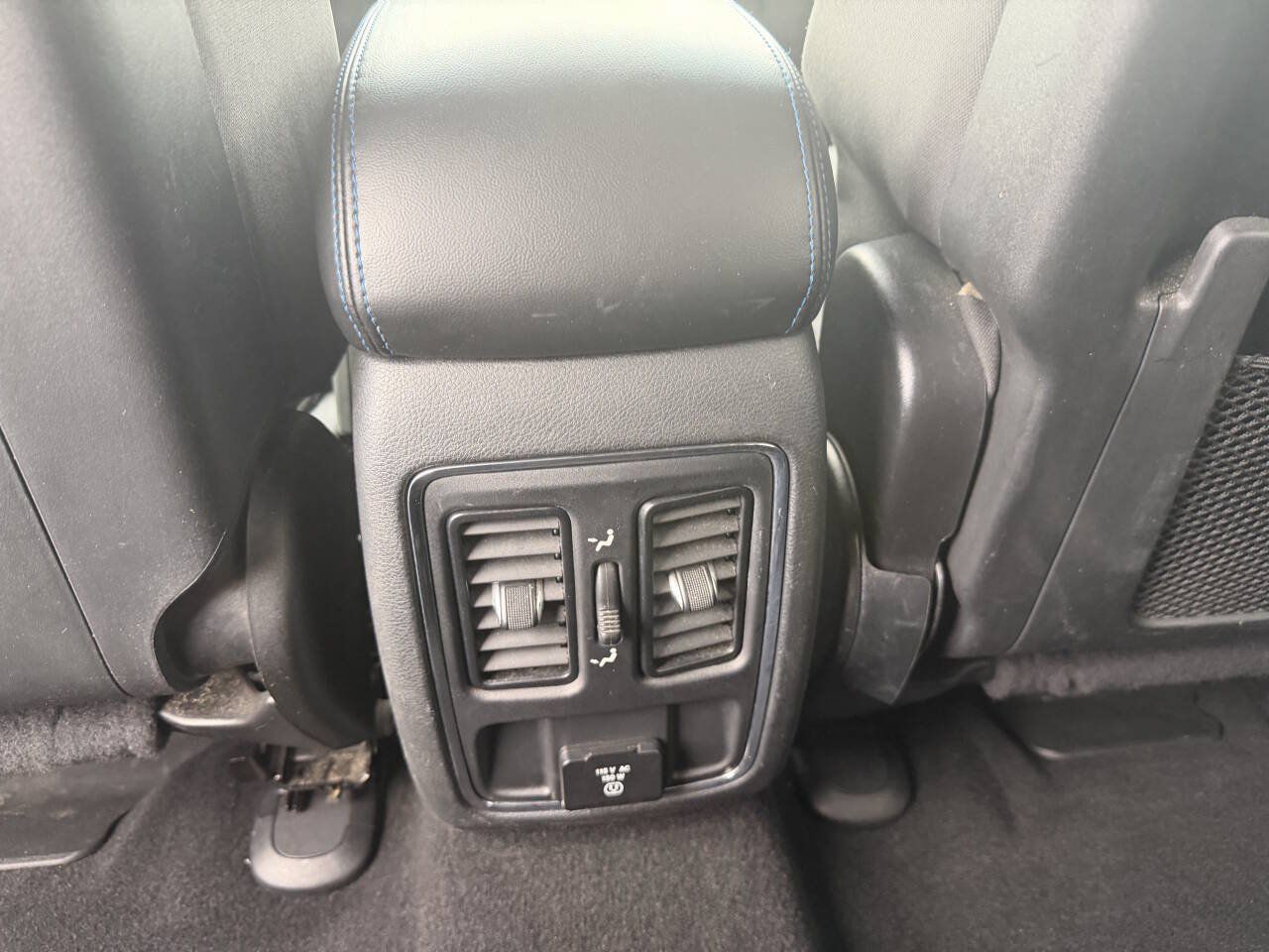 Used 2019 Jeep Grand Cherokee Laredo AWD/4WD image 28