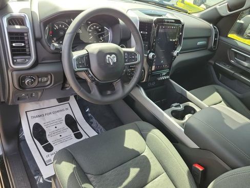 Used 2026 RAM 1500 4x4 Crew Cab image 16