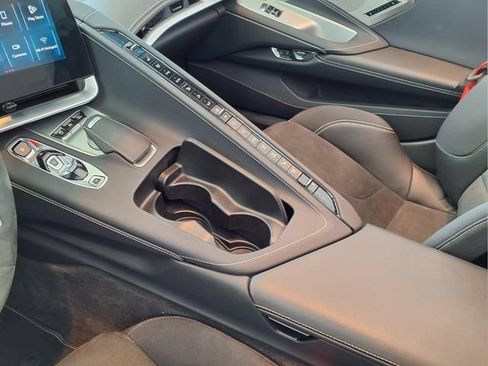 Used 2025 Chevrolet Corvette Stingray Preferred Conv w/ Z51 Performance Package RWD image 13