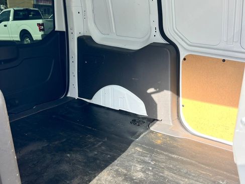 Used 2022 Ford Transit Connect XL image 17