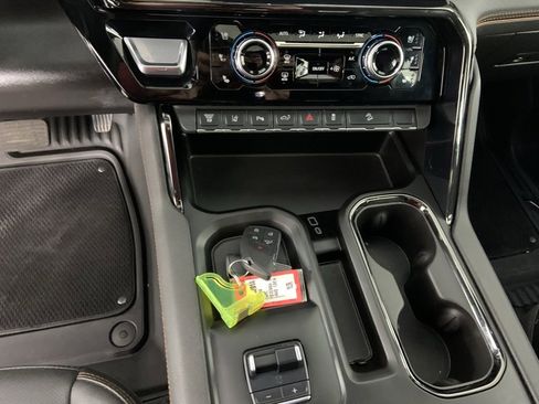 Used 2024 GMC Sierra 2500 AT4 w/ AT4 Premium Plus Package image 30