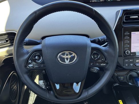 Used 2021 Toyota Prius XLE w/ Advanced Technology Package image 11