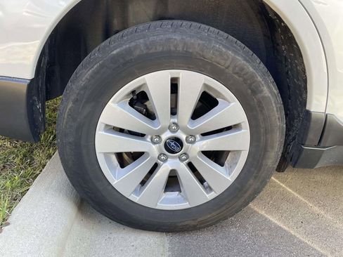 Used 2019 Subaru Outback 2.5i Premium image 5