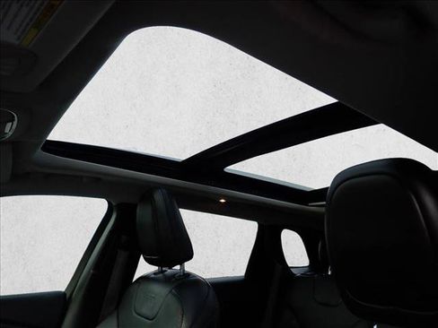 Used 2020 Jeep Cherokee Limited image 15