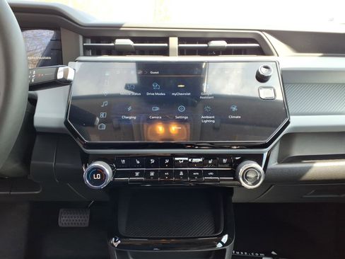 New 2027 Chevrolet Bolt RS w/ LPO, All-Weather Package FWD image 7
