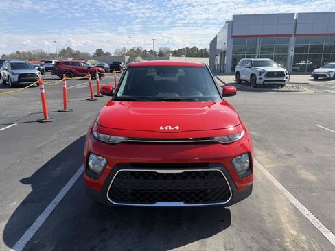 Used 2022 Kia Soul LX w/ Technology Package image 2
