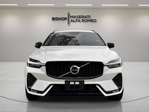Used 2025 Volvo XC60 B5 Ultra w/ Protection Package Premier AWD/4WD image 3