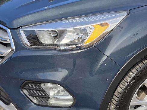 Used 2019 Ford Escape SE FWD image 9