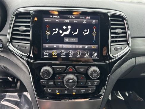 Used 2020 Jeep Grand Cherokee Altitude image 17