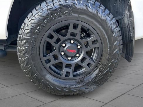 Used 2023 Toyota 4Runner SR5 Premium image 10