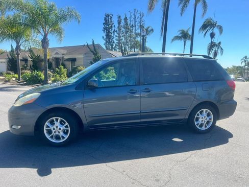 Used 2006 Toyota Sienna XLE w/ XLE Pkg 6 FWD image 3