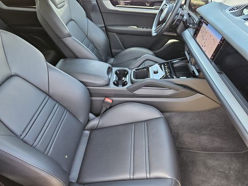 Certified 2026 Porsche Cayenne Coupe image 15