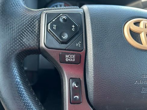 Used 2017 Toyota Tacoma TRD Sport AWD/4WD image 20