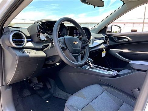 New 2026 Chevrolet Trax LS w/ LS Convenience Package FWD image 8