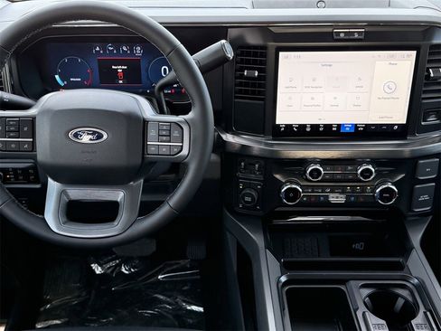 New 2026 Ford F350 Lariat w/ FX4 Off-Road Package image 32