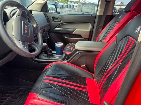 Used 2016 GMC Canyon 2WD Crew Cab w/ Convenience Package image 3
